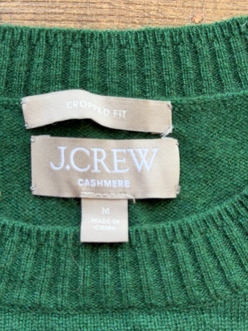 J. Crew Cashmere shrunken crewneck sweater in green, Size M - Picture 2 of 7